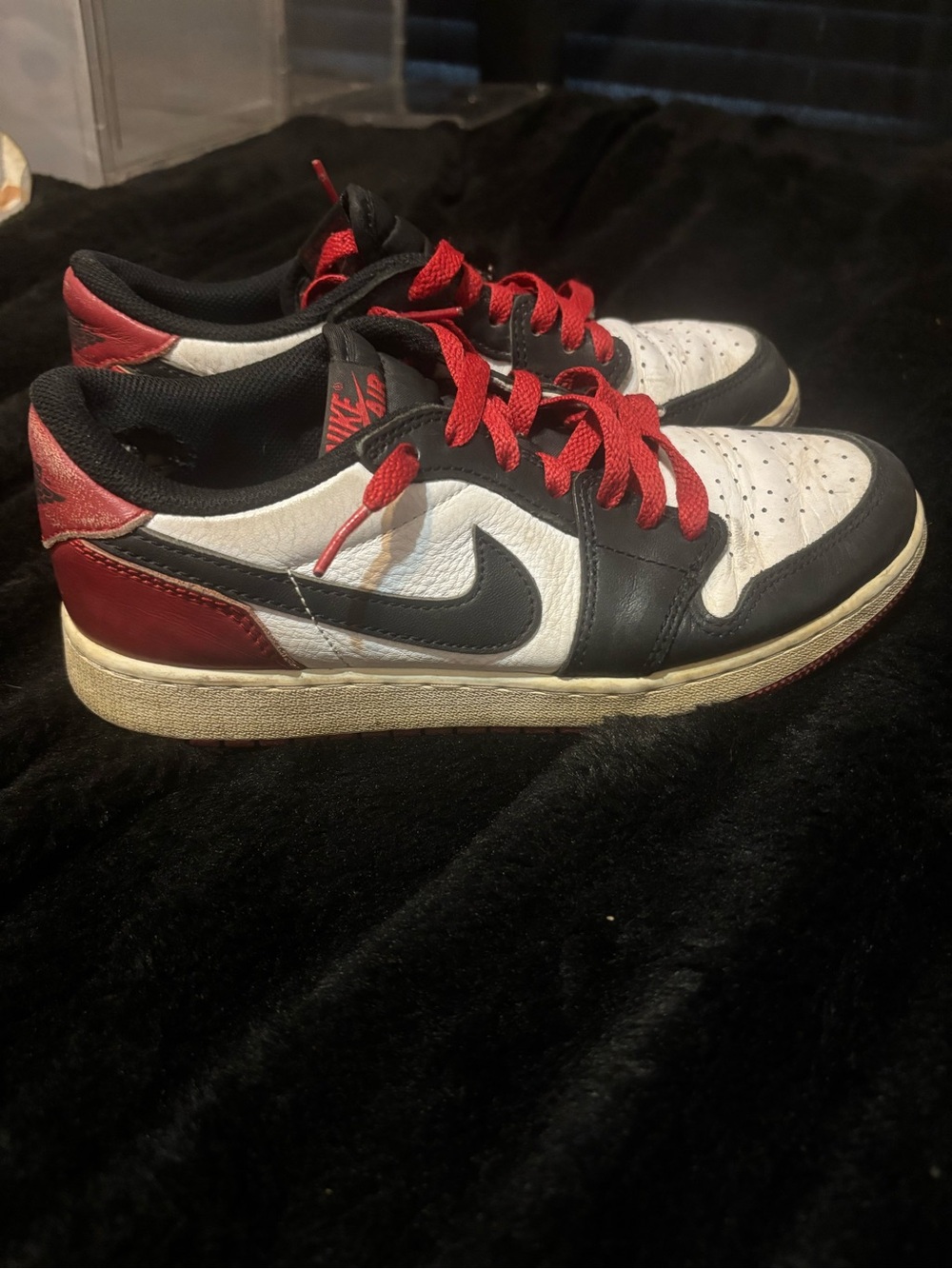 Nike Men’s Low-Top Sneakers in White, Black & Red